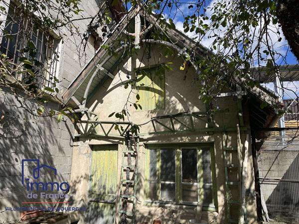 Bel emplacement commercial entrepôt 330 m² + Appartement T5 106 m² sur parcelle de 1360 m²