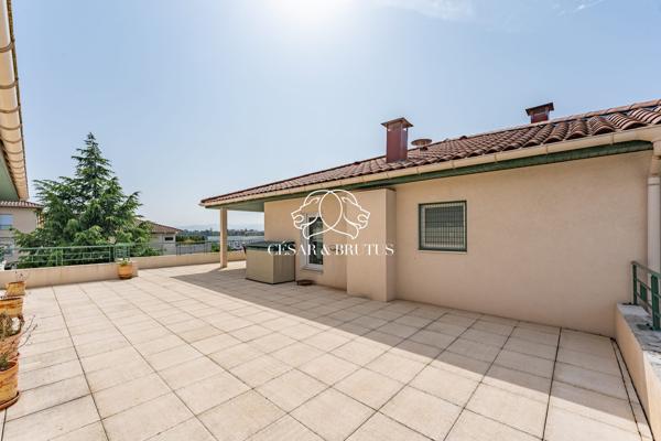 Toit-Terrasse d’Exception (105 m²) : T5 traversant de 130 m² sans vis-à-vis – Écully