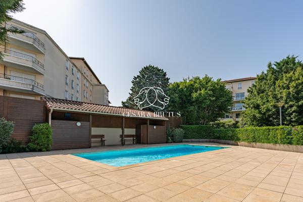 Toit-Terrasse d’Exception (105 m²) : T5 traversant de 130 m² sans vis-à-vis – Écully
