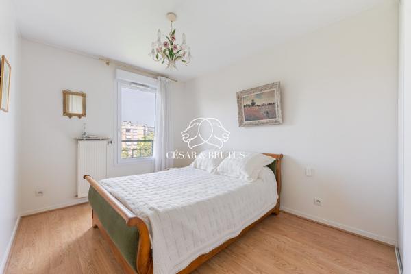 Toit-Terrasse d’Exception (105 m²) : T5 traversant de 130 m² sans vis-à-vis – Écully