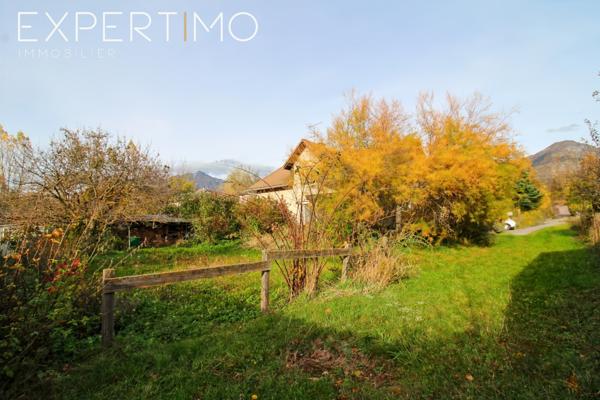 Saint-Bonnet-en-Champsaur (05500) BELLE VILLA TRADITIONNELLE ET TERRAIN PLAT, CLOS ET ARBORE !