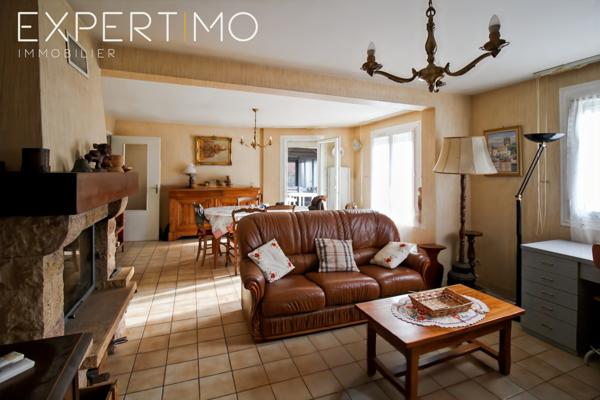 Saint-Bonnet-en-Champsaur (05500) BELLE VILLA TRADITIONNELLE ET TERRAIN PLAT, CLOS ET ARBORE !