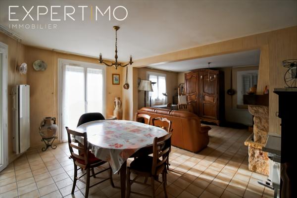 Saint-Bonnet-en-Champsaur (05500) BELLE VILLA TRADITIONNELLE ET TERRAIN PLAT, CLOS ET ARBORE !