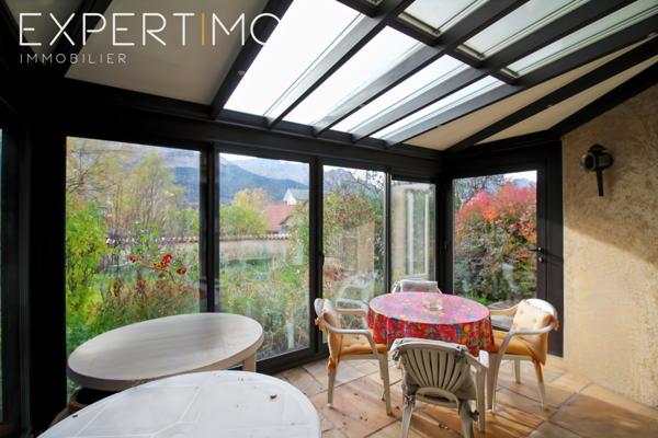 Saint-Bonnet-en-Champsaur (05500) BELLE VILLA TRADITIONNELLE ET TERRAIN PLAT, CLOS ET ARBORE !