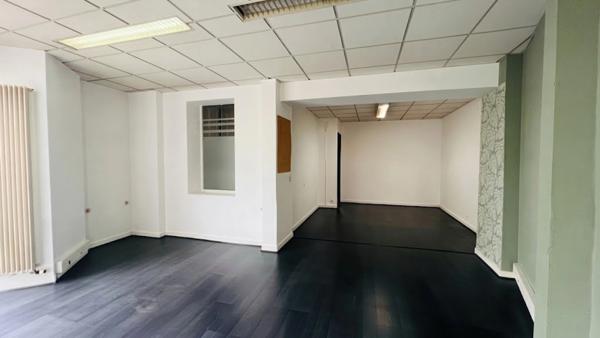 QUIMPER CENTRE (29) – Immeuble de 360 m² habitable avec jardin et garage.