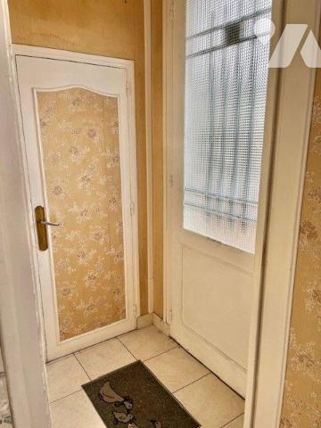 Maison comprenant : 
Au-rez-de-chaussée : entrée, séjour, cuisine, buanderie, Cave et garage....