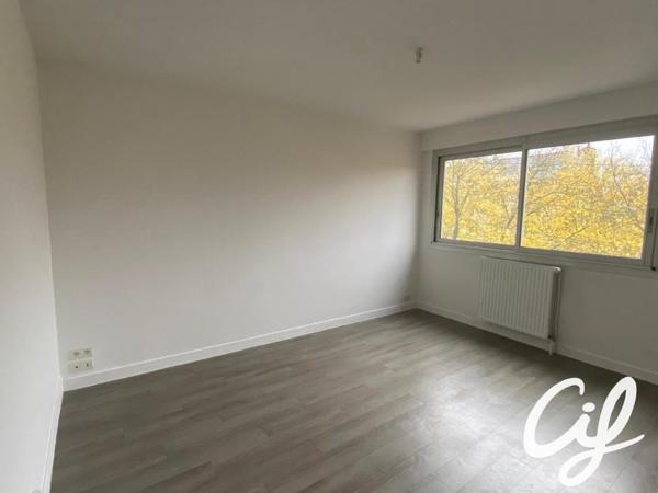 Appartement T1B NANTES Hauts-Pavés - 28.55 m2  113 500 Euros