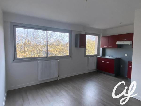 Appartement T1B NANTES Hauts-Pavés - 28.55 m2  113 500 Euros