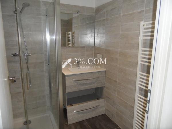 3%.COM VILLA DE 186M2 SUR PARCELLE DE 928M2 Targe (86100)