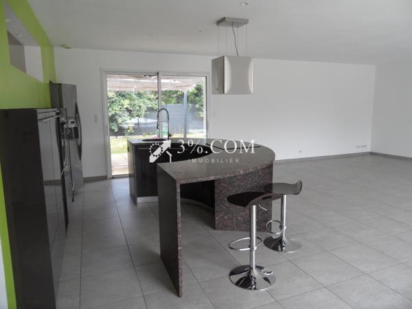 3%.COM VILLA DE 186M2 SUR PARCELLE DE 928M2 Targe (86100)