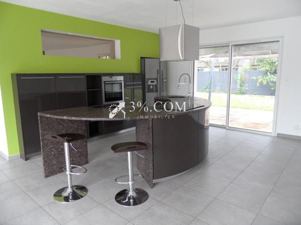 3%.COM VILLA DE 186M2 SUR PARCELLE DE 928M2 Targe (86100)