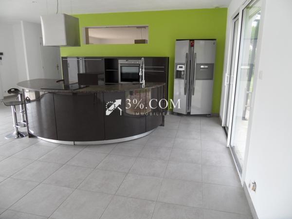 3%.COM VILLA DE 186M2 SUR PARCELLE DE 928M2 Targe (86100)