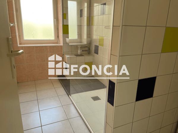 Location Appartement 3 pièces 57.39 m² - 54 RUE CROCHEPIERRE Villeneuve Sur Lot 47300