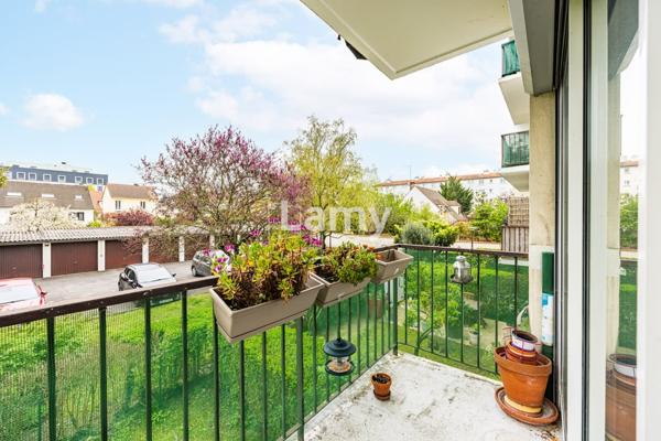 A vendre t3 avec balcon, garage et caves