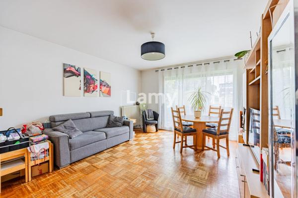 A vendre t3 avec balcon, garage et caves