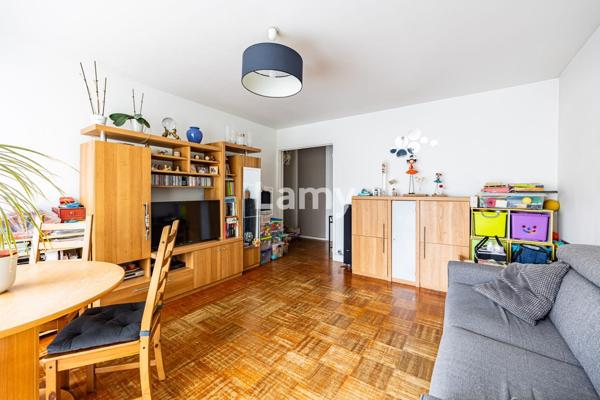 A vendre t3 avec balcon, garage et caves