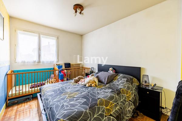 A vendre t3 avec balcon, garage et caves