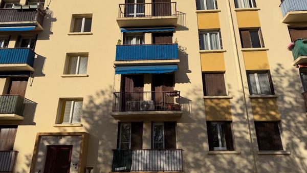 Aix En Provence-Appartement 3 pièces d'une surface de 53 m² environ avec balcon et cave.