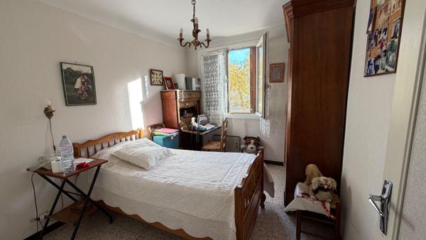 Aix En Provence-Appartement 3 pièces d'une surface de 53 m² environ avec balcon et cave.