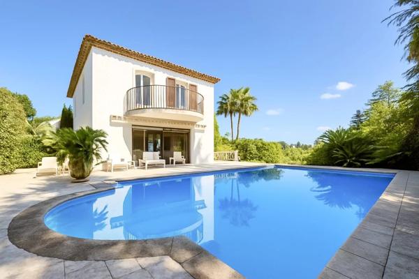 Opportunité de rénovation prestigieuse avec vue mer panoramique – Super Cannes