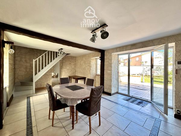 Maison
                                                                                                                                                                                                                                                                                                                        5 pièce(s)                                                                                                                                                                                                          3 chambre(s)                                                                                                                                                                                                          132  m²