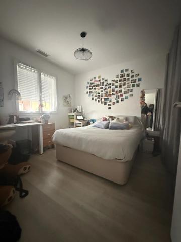 Maison moderne avec jardin