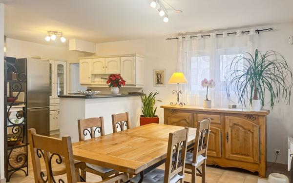 Maison à vendre    5 pièces •  Marseillan