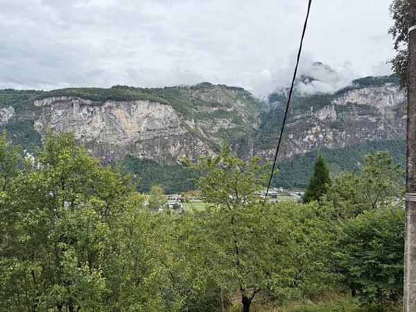 Ferme savoyarde coteau de MAGLAND 5 pièces , 220 000 euros