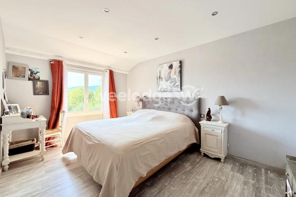 Maison à vendre 8 pièces de 169 m² à Tourrettes
