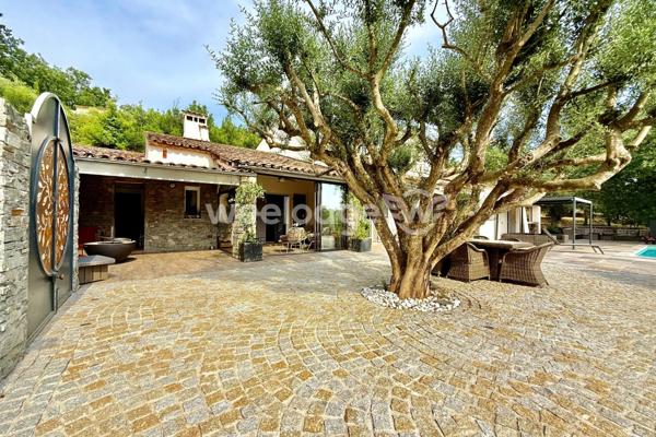 Maison à vendre 8 pièces de 169 m² à Tourrettes