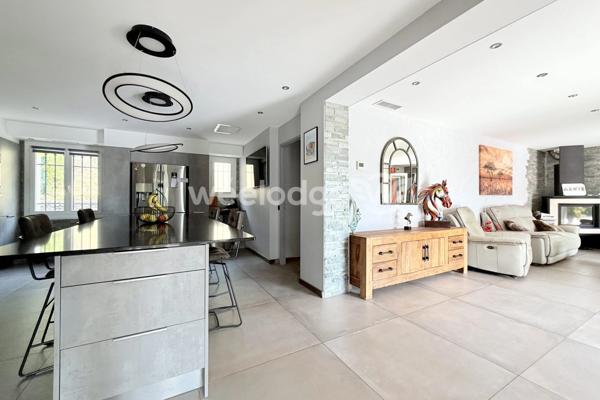 Maison à vendre 8 pièces de 169 m² à Tourrettes