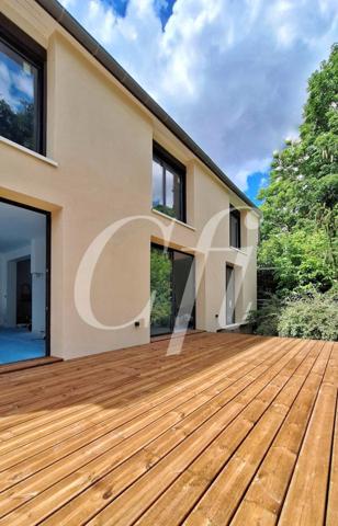 Vente Maison220 m² - 7 Pièces - RUEIL MALMAISON (92500)