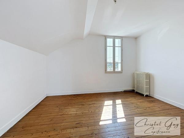Montval-sur-Loir (72500) – Maison de caractère T5 à vendre des années 1930 avec jardin et garage