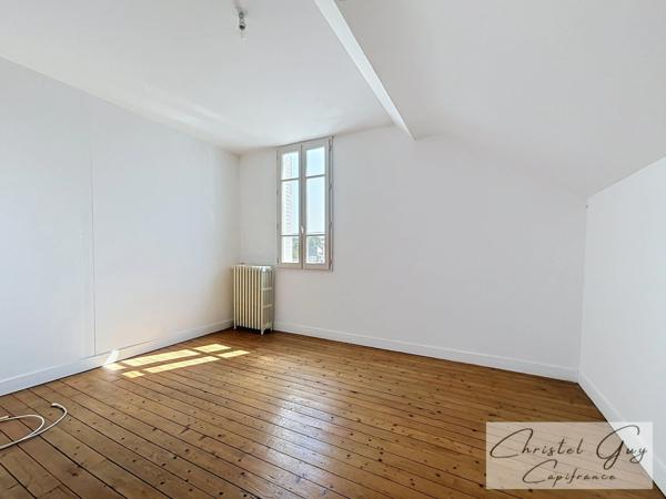 Montval-sur-Loir (72500) – Maison de caractère T5 à vendre des années 1930 avec jardin et garage