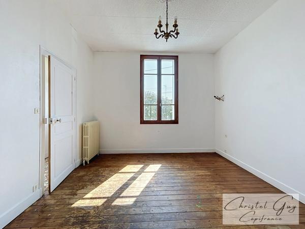 Montval-sur-Loir (72500) – Maison de caractère T5 à vendre des années 1930 avec jardin et garage