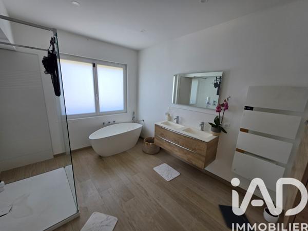 Maison à vendre 8 pièces 208 m² Saran