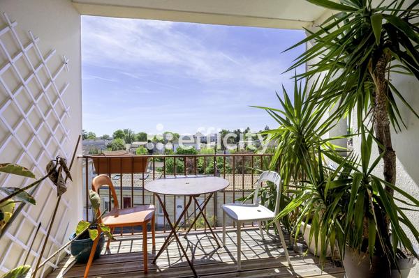 Appartement
         4 pièces
        - 74 m² 298 000 € *