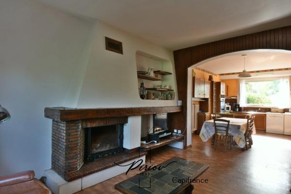 Maison 4/5 chambres - deux espaces - 2 grands hangars