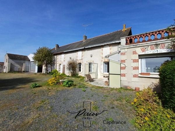 Maison 4/5 chambres - deux espaces - 2 grands hangars