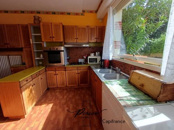 Maison 4/5 chambres - deux espaces - 2 grands hangars