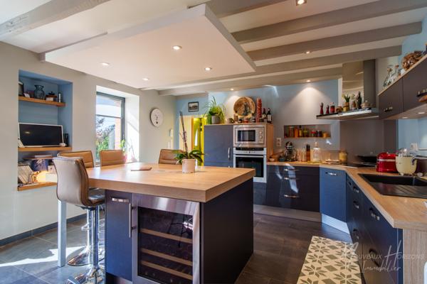 Maison
         6 pièces
        - 135 m² Exclusivité 320 000 € *