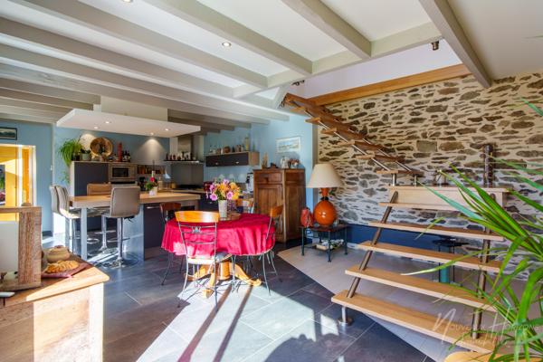 Maison
         6 pièces
        - 135 m² Exclusivité 320 000 € *
