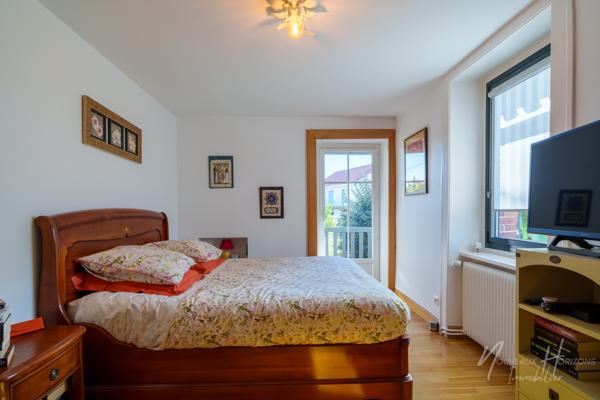 Maison
         6 pièces
        - 135 m² Exclusivité 320 000 € *