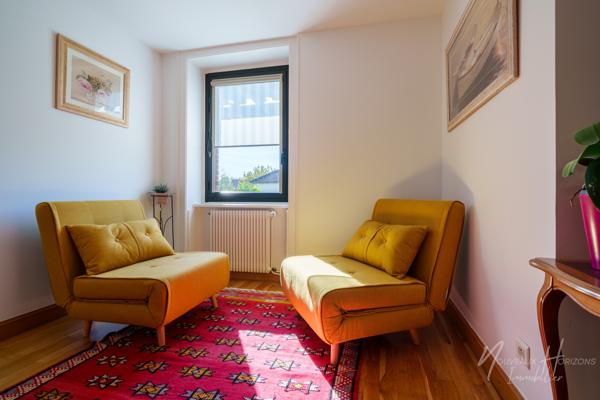 Maison
         6 pièces
        - 135 m² Exclusivité 320 000 € *
