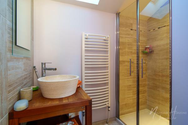 Maison
         6 pièces
        - 135 m² Exclusivité 320 000 € *