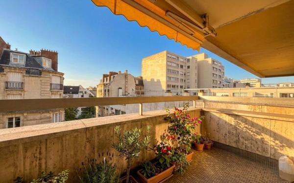 Appartement à vendre    3 pièces • 70 m2 Paris 15