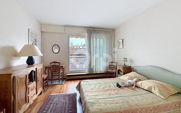 Appartement à vendre    3 pièces • 70 m2 Paris 15