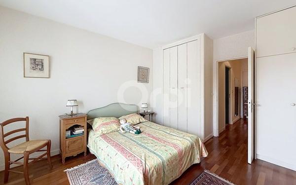 Appartement à vendre    3 pièces • 70 m2 Paris 15