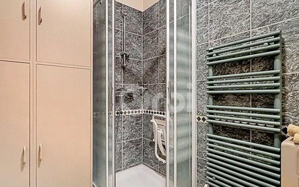 Appartement à vendre    3 pièces • 70 m2 Paris 15