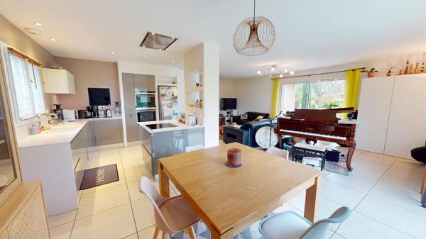 BUXEROLLES MAISON DE PLAIN-PIED AU CALME - 3 CHAMBRES - PROCHE COMMODITES